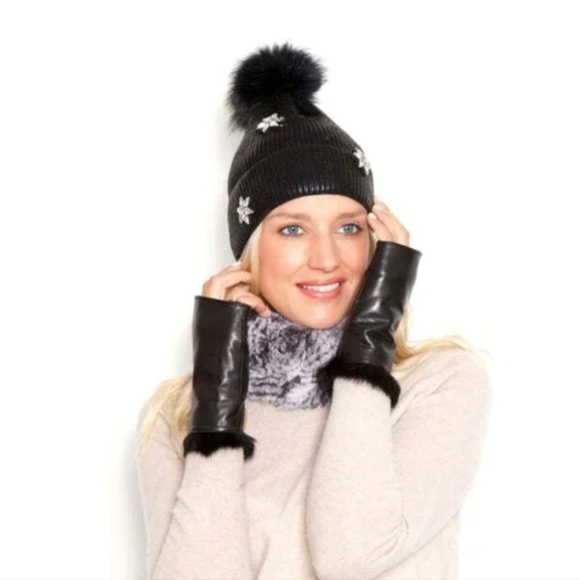 ๐HP๐NWT GLAMOURPUSS NYC Embellished Metallic Knit & Fox Fur Pom-Pom Beanie๐ - Picture 8 of 9
